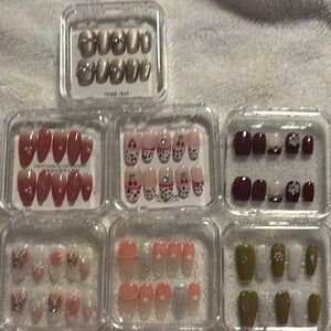 Bundle of 7 set press on nail